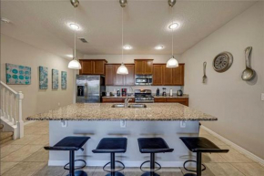 Beautiful Family Townhome ~ 10 Mi to Disney World!